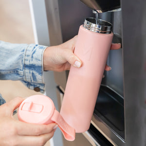 Montii.co Fusion 700ml Drink Bottte Sipper - Camellia