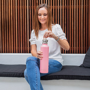 MONTIICO MEGA DRINK BOTTLE - Strawberry