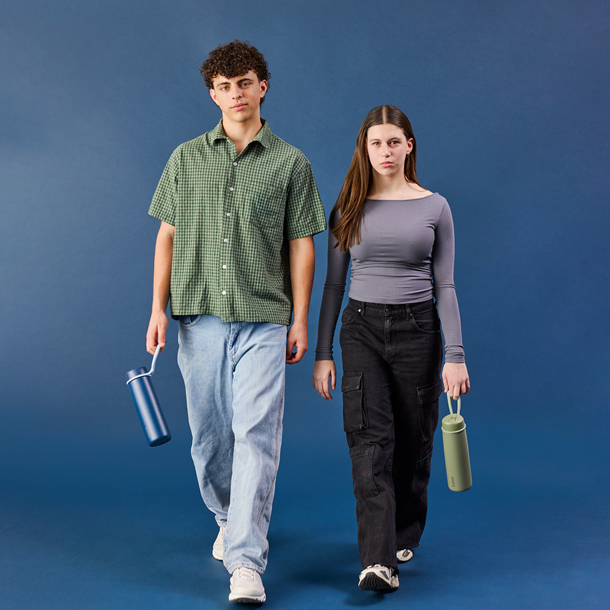 B.box 690mL Insulated Flip Top Bottle - midnight