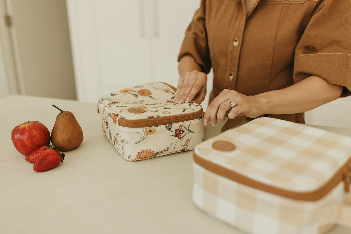 Oioi Mini Insulated Lunch Bag - Beige Gingham