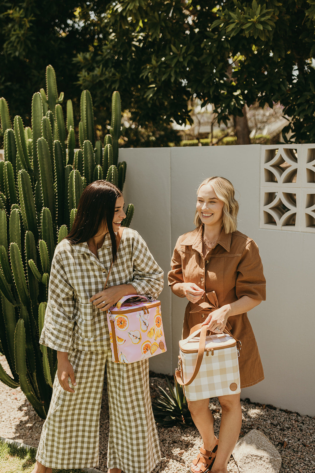 Oioi Midi Insulated Lunch Bag - Beige Gingham