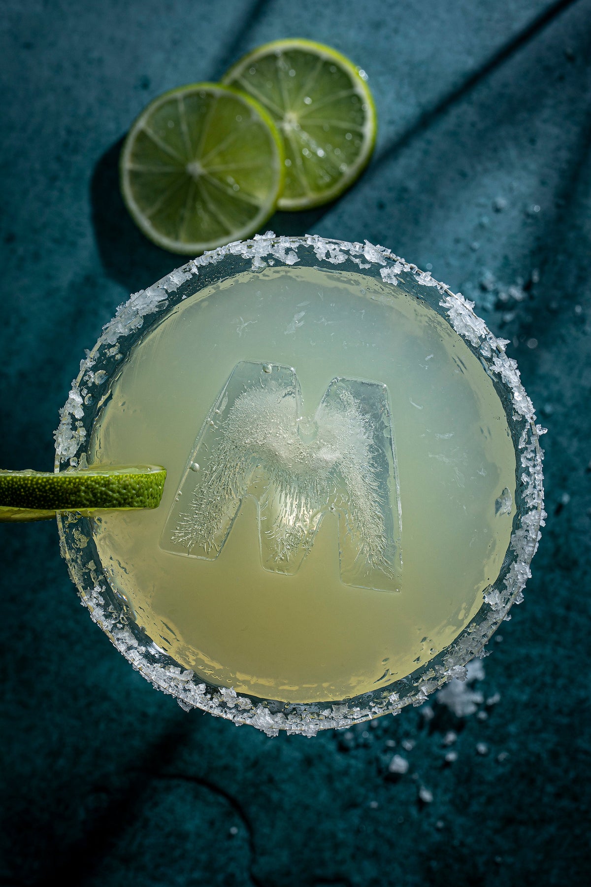 DrinksPlinks - Letter M (Limited edition pink tray)