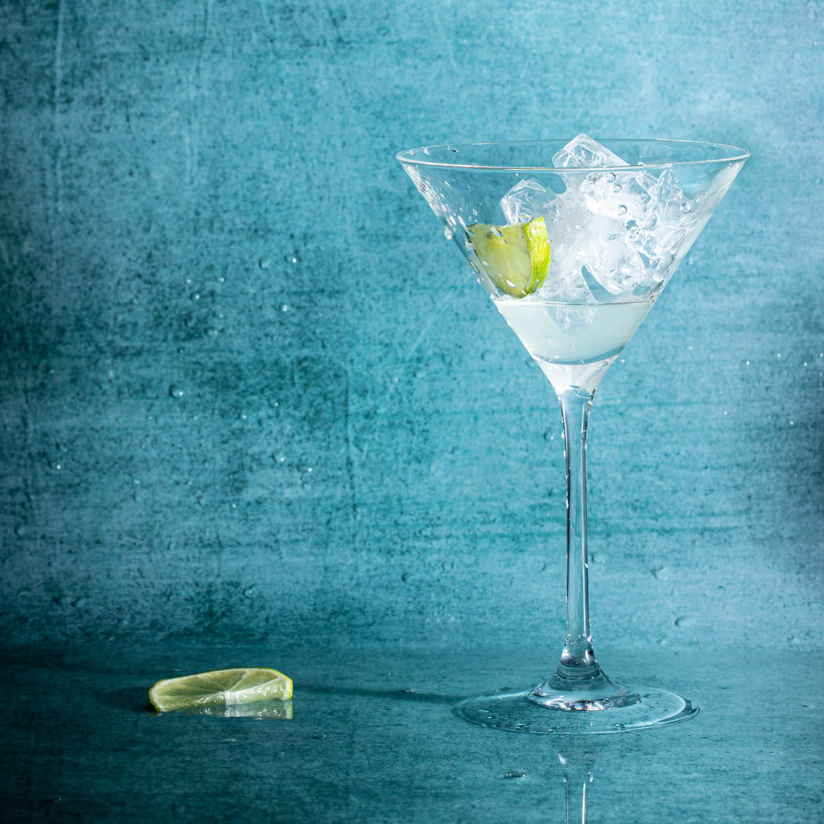 DrinksPlinks - Letter M (Limited edition pink tray)