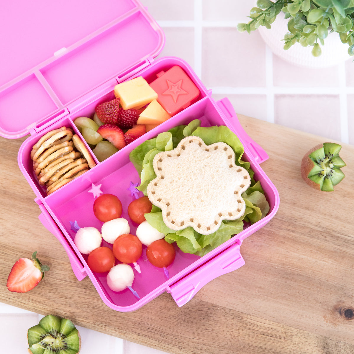 Lunch Punch Cut &amp; Crimp Sandwich Pocket - Flower