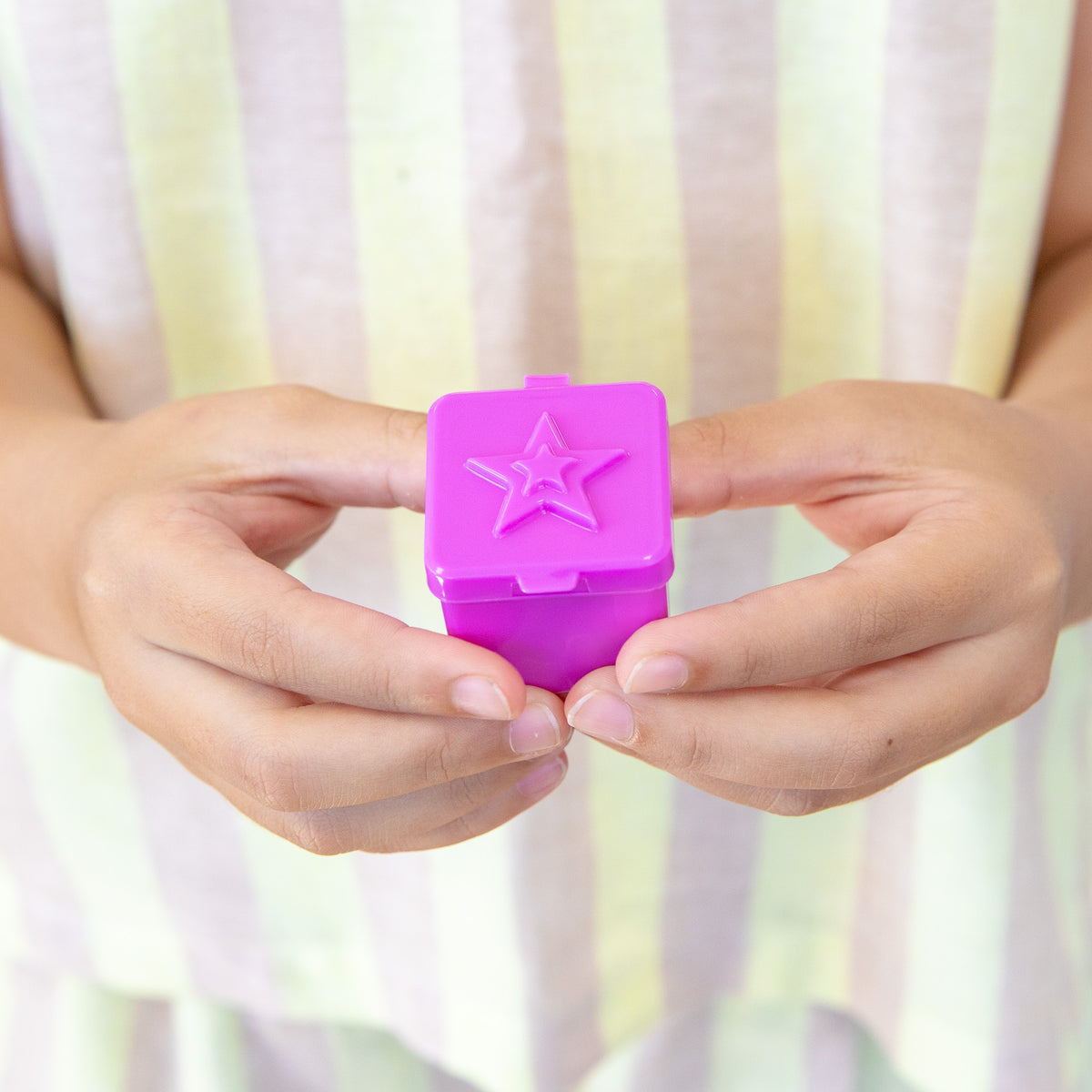 Montiico Bento Dip &amp; Sauce Box - Fuchsia