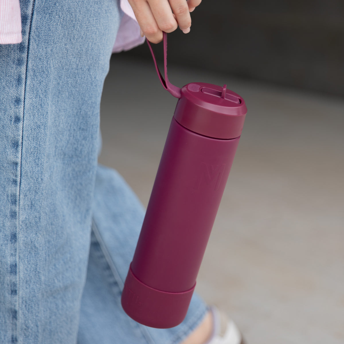 Montii.co Fusion 700ml Drink Bottle Sipper - Ruby
