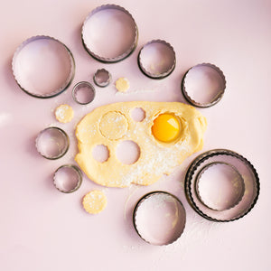 12-PIECE FLUTED STAINLESS PASTRY CUTTER SET - BY SPRINKS