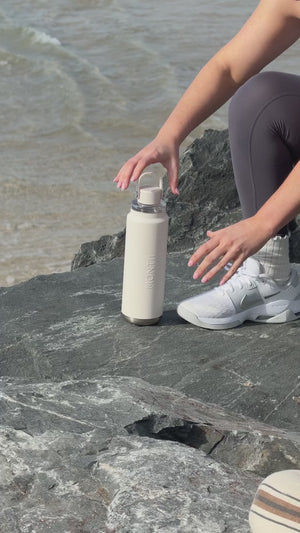 Montii.co 700ml Quench Drink Bottle - Cream