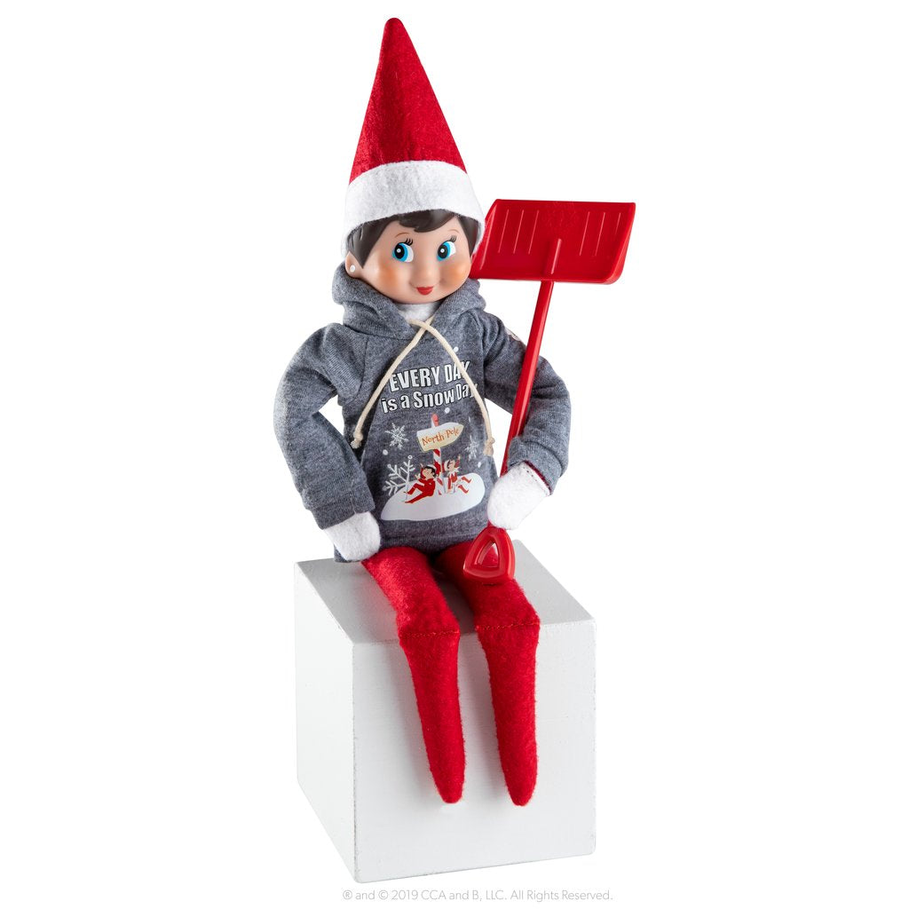 ELF ON THE SHELF CLAUS COUTURE COLLECTION - Snow day Shovel &#39;n&#39; play